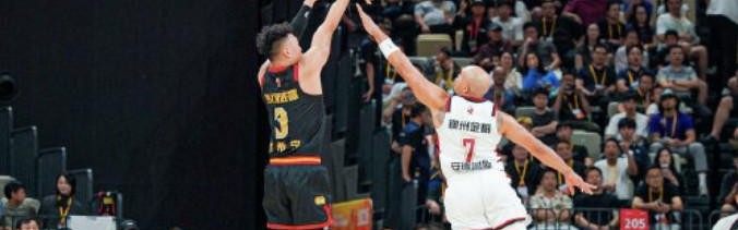 贺希宁：没有团队帮助我拿不到MVP，感谢今晚所有人复出的努力